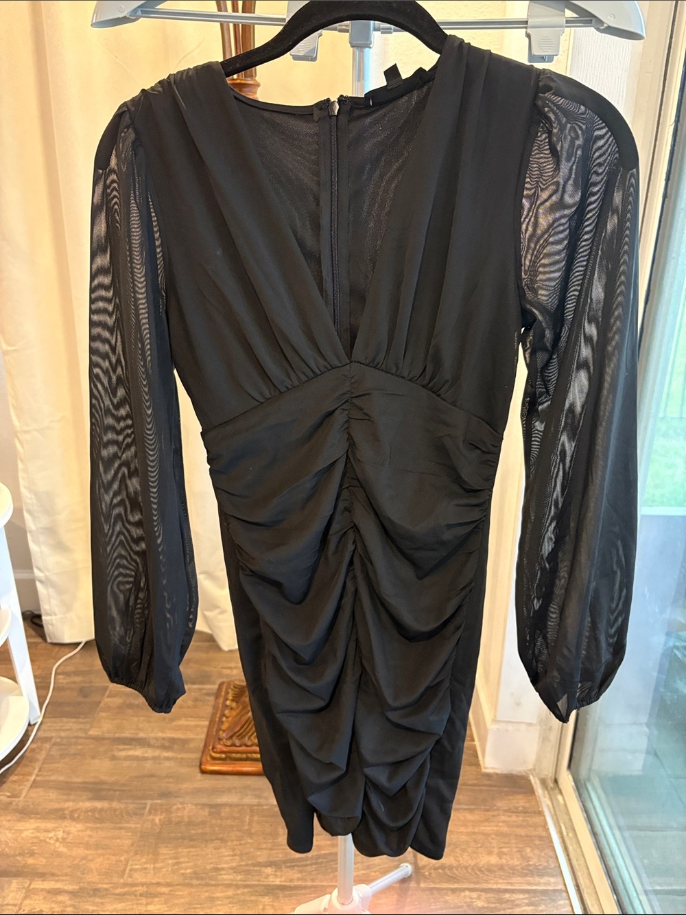 Stella Luce Black Ruched V-Neck Long-Sleeve Dress sz Small